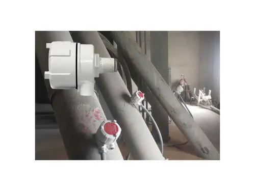 Non-Contact Microwave Flow Switch for Solids, Powders and Granules, NEMA 4X | BinMaster