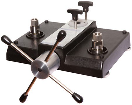 Hydraulic Comparison Test Pump - 1,200 bar | DH-Budenberg CPP1200